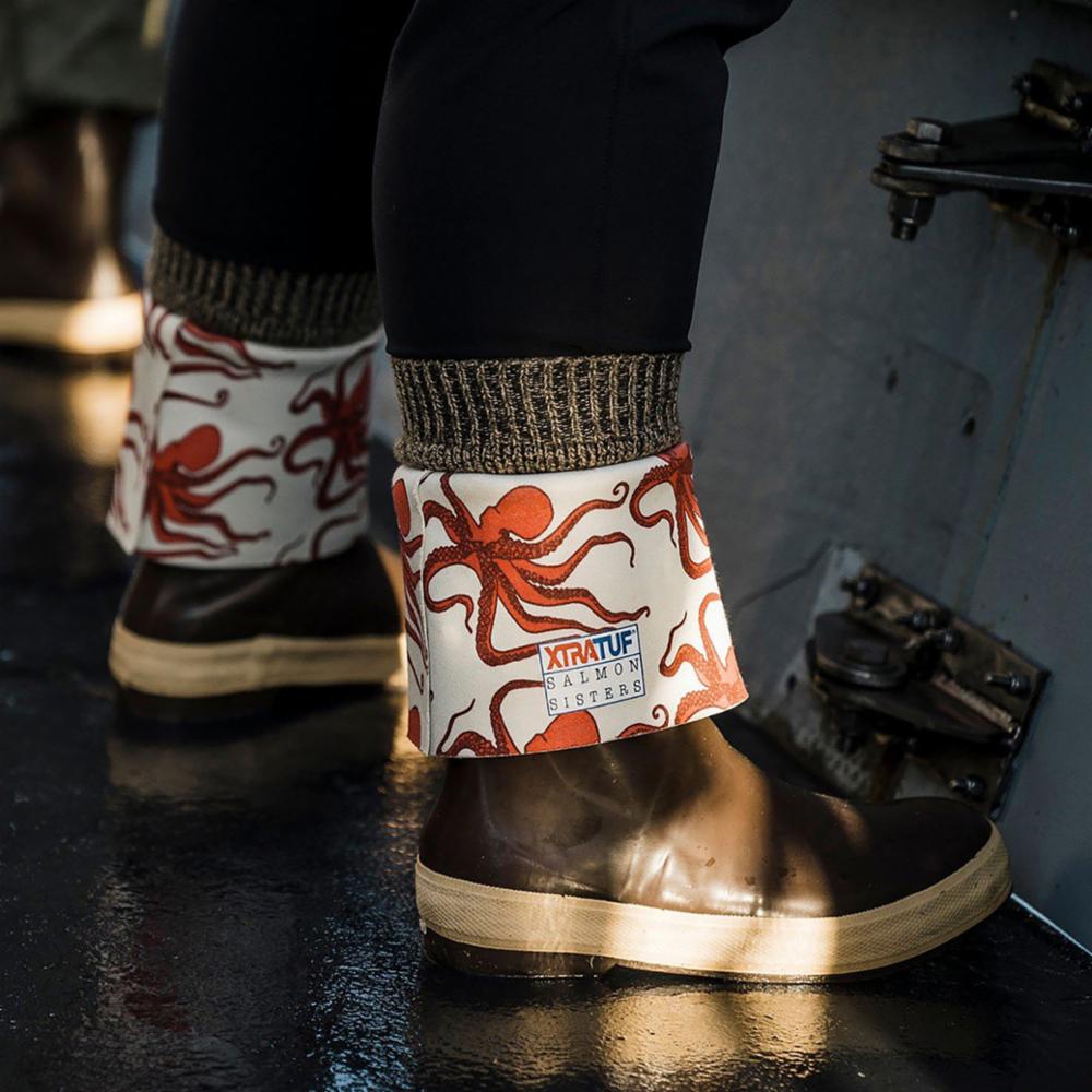 Sockeye Salmon Deck Boot – Salmon Sisters